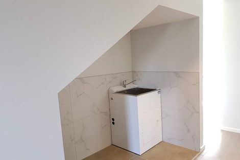 Photo of property in 87 Bordeaux Parade, Te Atatu South, Auckland, 0610