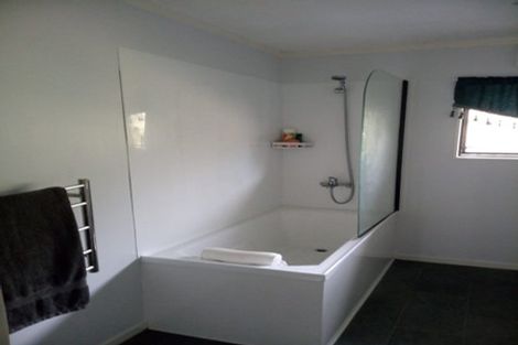 Photo of property in 140 Arawhata Road, Paraparaumu, 5032