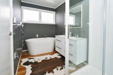 Photo of property in 11 Mcdowall Place, Queenwood, Hamilton, 3210