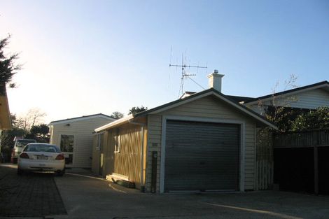 Photo of property in 4 Mahoe Avenue, Takaro, Palmerston North, 4410