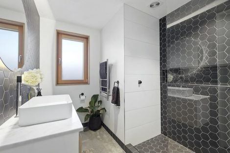 Photo of property in 18 Falconer Rise, Jacks Point, Queenstown, 9371