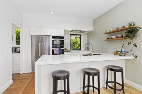 Photo of property in 6 Lochiel Road, Khandallah, Wellington, 6035