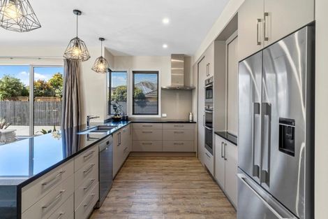 Photo of property in 37 Matemuri Drive, Papamoa Beach, Papamoa, 3118