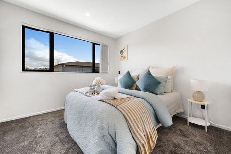 Photo of property in 25c Oteha Valley Road, Northcross, Auckland, 0632