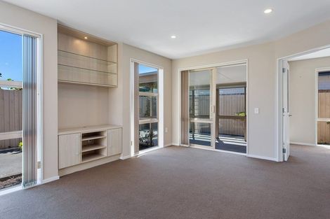 Photo of property in 3/44 Sawyers Arms Road, Northcote, Christchurch, 8052