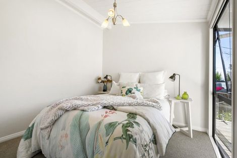 Photo of property in 22 Maori Hut Road, Red Beach, 0932