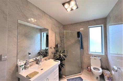 Photo of property in 27 Mantra Road, Massey, Auckland, 0614