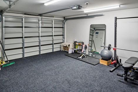 Photo of property in 33 Holystone Road, Whitby, Porirua, 5024