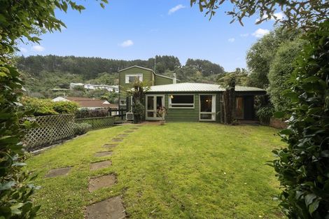 Photo of property in 10 Turriff Crescent, Tawa, Wellington, 5028