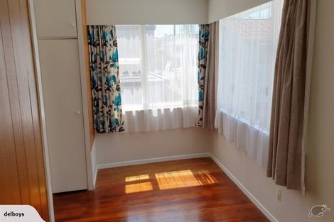 Photo of property in 2/18 Bond Crescent, Forrest Hill, Auckland, 0620