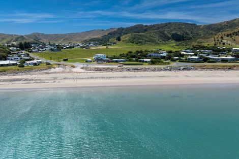 Photo of property in 6 Argyle Street, Mahia, 4198