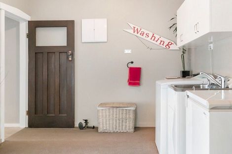 Photo of property in 7 Burns Street, Westown, New Plymouth, 4310