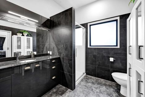 Photo of property in 11a Mace Terrace, Oakura, 4314