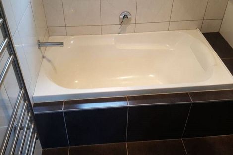 Photo of property in 70 Weldene Avenue, Glenfield, Auckland, 0629