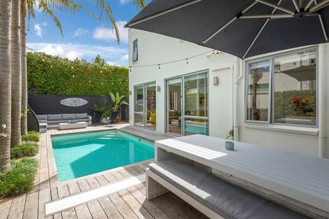 Photo of property in 15 Waitemata Road, Hauraki, Auckland, 0622