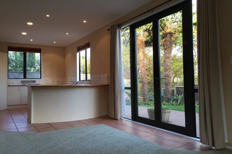 Photo of property in 4/44 Carlisle Road, Browns Bay, Auckland, 0630