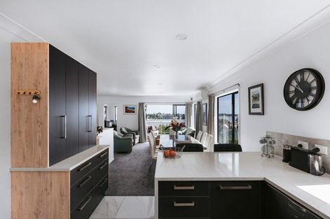 Photo of property in 36 Downing Place, Welcome Bay, Tauranga, 3112