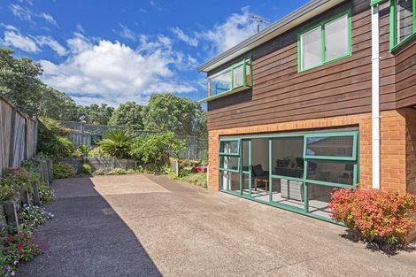 Photo of property in 2/44 Loloma Drive, Half Moon Bay, Auckland, 2012