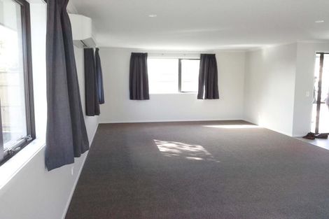 Photo of property in 124a Seaview Road, Westown, New Plymouth, 4310