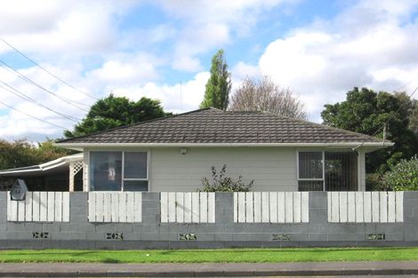 Photo of property in 84 Bruce Mclaren Road, Henderson, Auckland, 0612