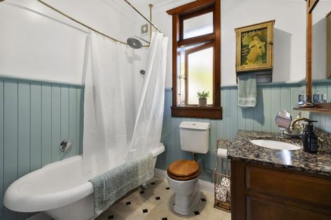 Photo of property in 17 Burrows Avenue, Karori, Wellington, 6012