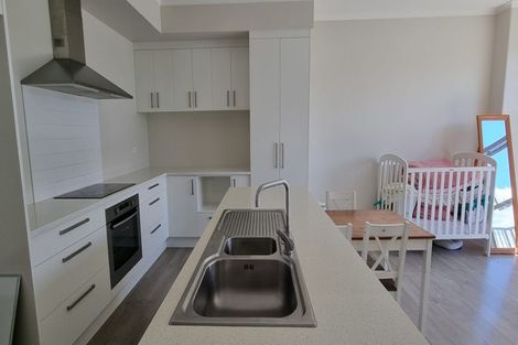 Photo of property in 17 Barbados Drive, Unsworth Heights, Auckland, 0632