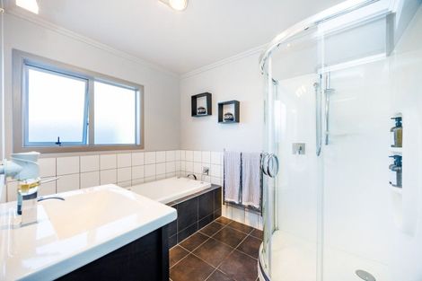 Photo of property in 12 Liberty Grove, Kelvin Grove, Palmerston North, 4414