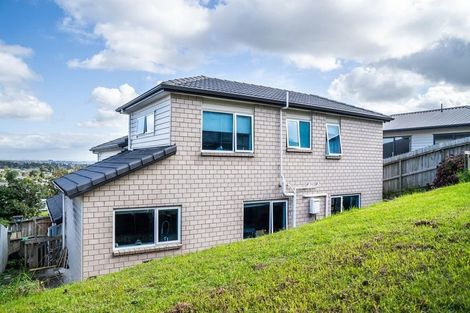 Photo of property in 130 Keri Vista Rise, Papakura, 2110