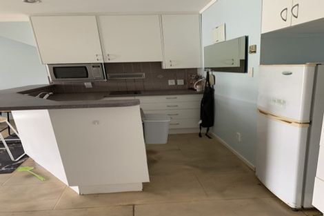 Photo of property in 8 Stokes Avenue, Te Atatu Peninsula, Auckland, 0610