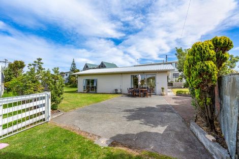 Photo of property in 1 Moana Drive, Mahia, 4198