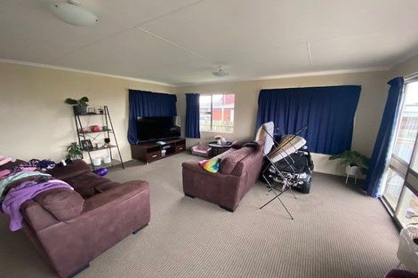 Photo of property in 11 Colonial Place, Kelvin Grove, Palmerston North, 4414