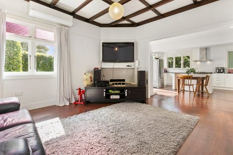 Photo of property in 110a Atkinson Road, Titirangi, Auckland, 0604