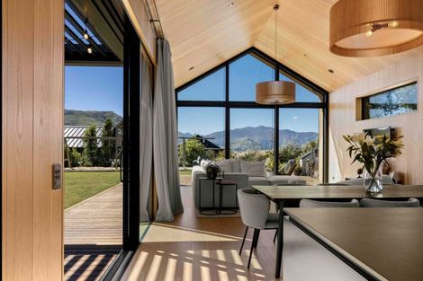 Photo of property in 6 Stockyard Lane, Jacks Point, Queenstown, 9371