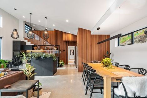 Photo of property in 11 Red Deer Rise, Kelvin Heights, Queenstown, 9300