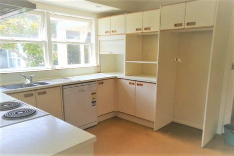 Photo of property in 6 Nicholson Place, Hillcrest, Auckland, 0627