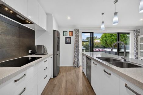 Photo of property in 40 Boocock Crescent, Orewa, 0931