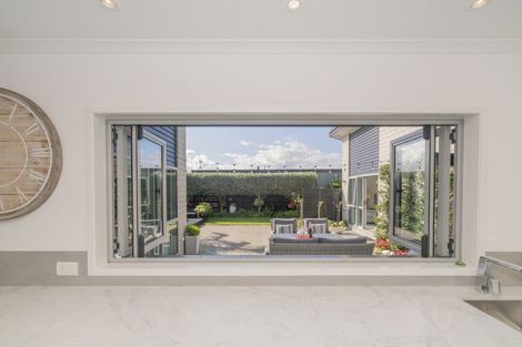 Photo of property in 10 Waitotara Way, Whitianga, 3510