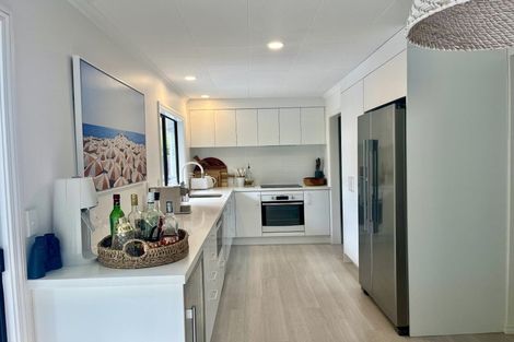 Photo of property in 102 Karaka Place, Matarangi, Whitianga, 3592