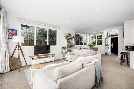 Photo of property in 20 Glide Lane, Whitby, Porirua, 5024