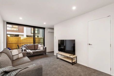 Photo of property in 2/329 Lincoln Road, Addington, Christchurch, 8024