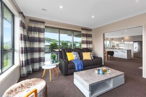 Photo of property in 32 Sumner Terrace, Aotea, Porirua, 5024