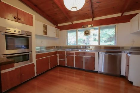 Photo of property in 202 Konini Road, Titirangi, Auckland, 0604