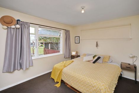 Photo of property in 11 Esk Place, Aranui, Christchurch, 8061