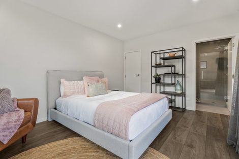 Photo of property in 11 Red Deer Rise, Kelvin Heights, Queenstown, 9300