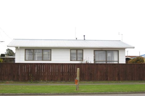 Photo of property in 1/8 Ropiha Street, Fitzroy, New Plymouth, 4312