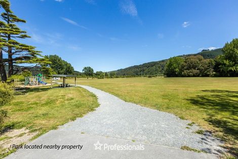 Photo of property in 1/4 Parera Grove, Heretaunga, Upper Hutt, 5018