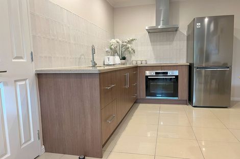 Photo of property in 88 San Marino Drive West, Henderson, Auckland, 0612