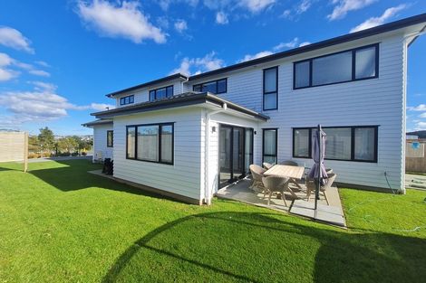 Photo of property in 168 Arran Point Parade, Orewa, 0931