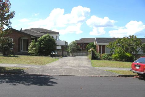 Photo of property in 1/62 Whiting Grove, West Harbour, Auckland, 0618