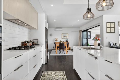 Photo of property in 5 James Kidd Place, Greytown, 5712